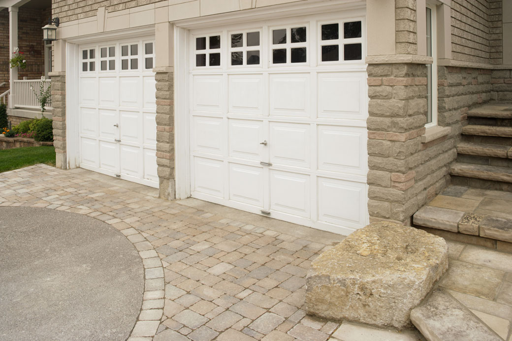 Aluminum garage door